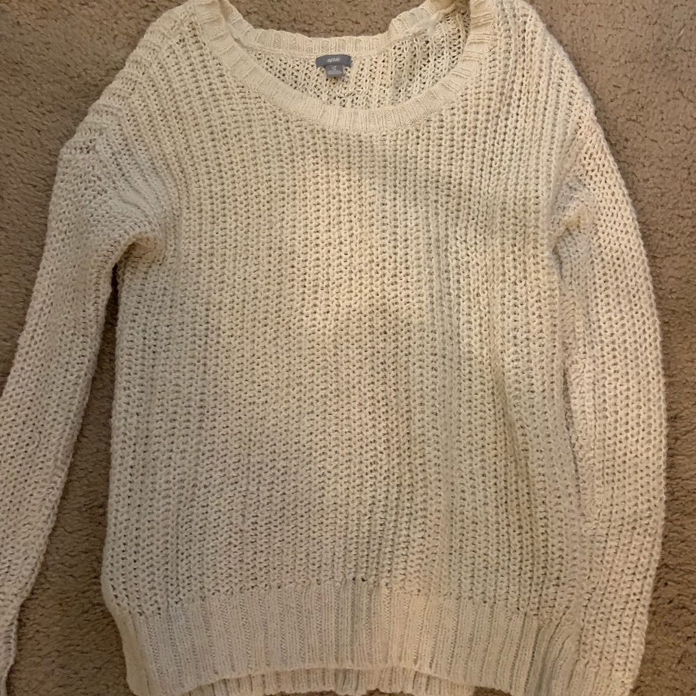 Cream AE sweater size small